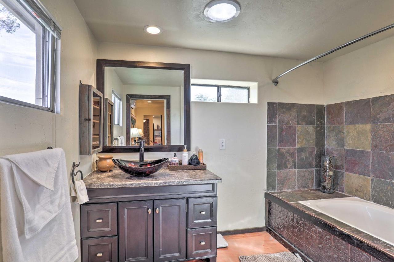 Pet-Friendly Tucson Casita Shared Hot Tub And Porch Villa Екстериор снимка